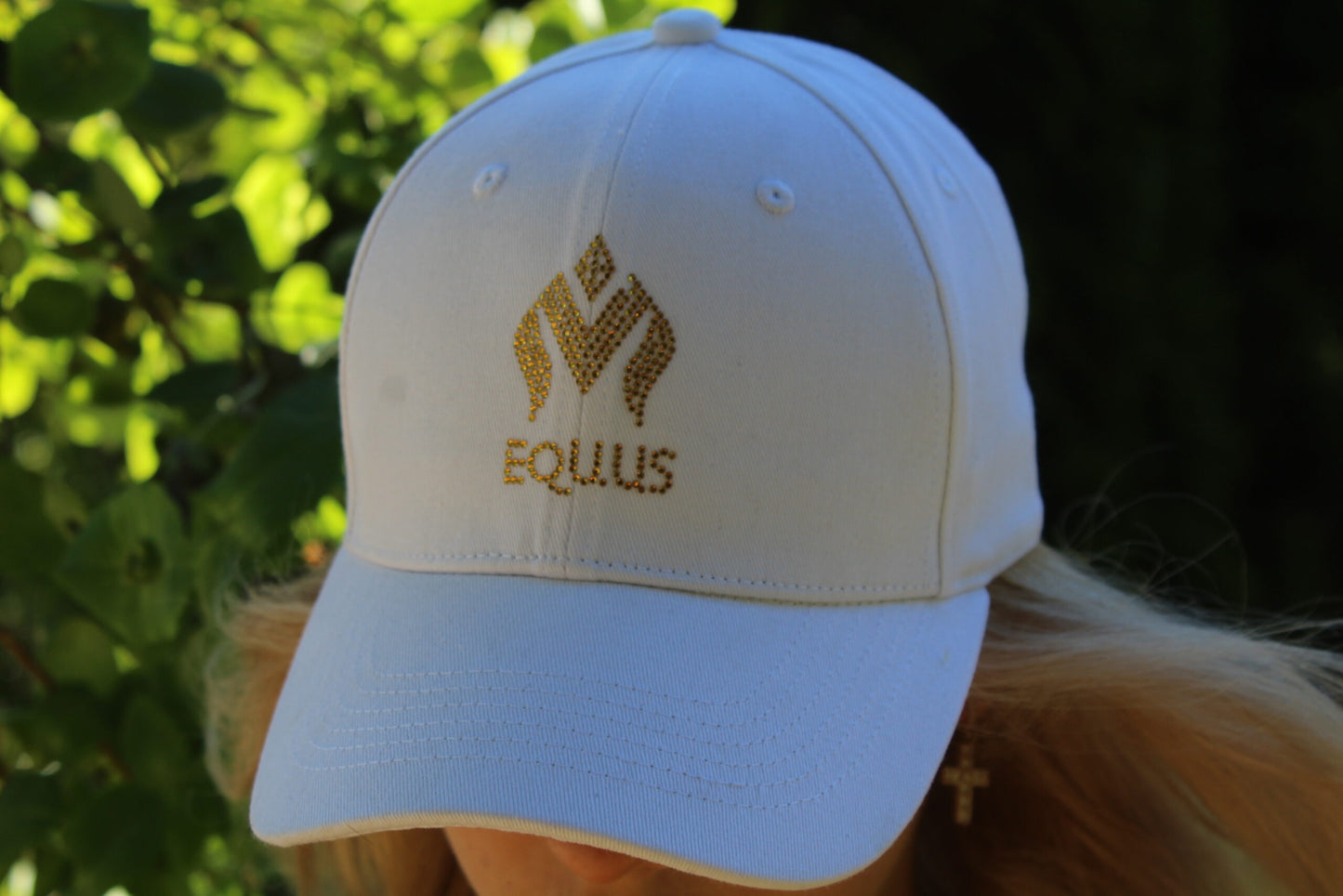 M Equus Cap White